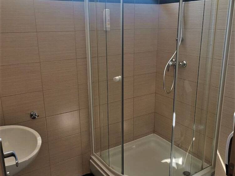 חדר סטנדרט, Nikola