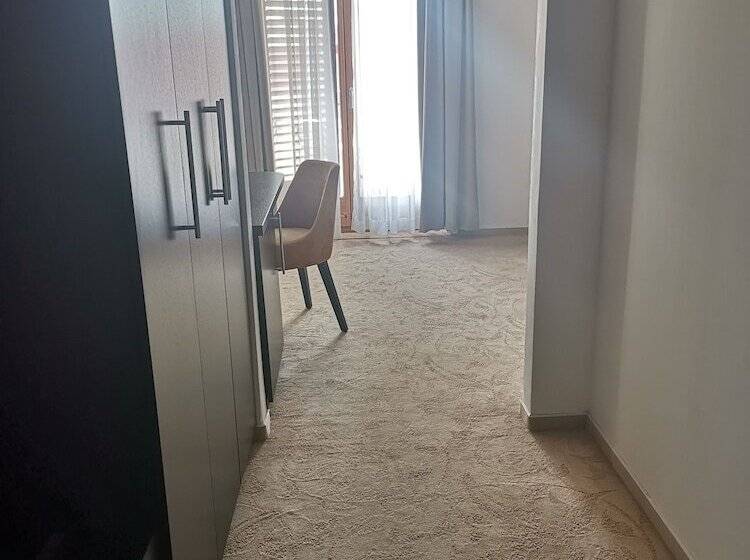 חדר סטנדרט, Nikola