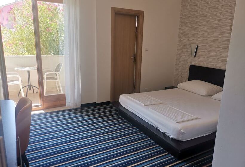 חדר סטנדרט, Nikola