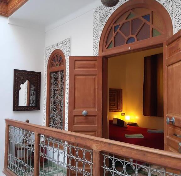 اتاق استاندارد, Dar Hayati