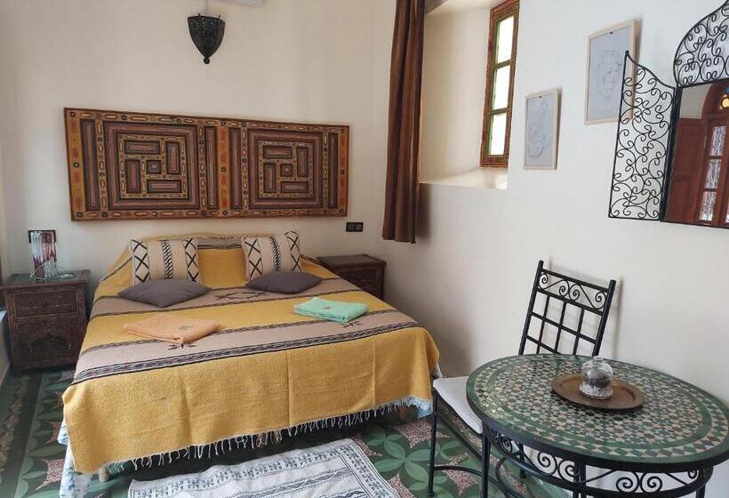 اتاق استاندارد, Dar Hayati