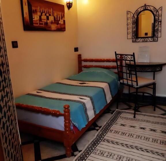 اتاق استاندارد سه نفره, Dar Hayati