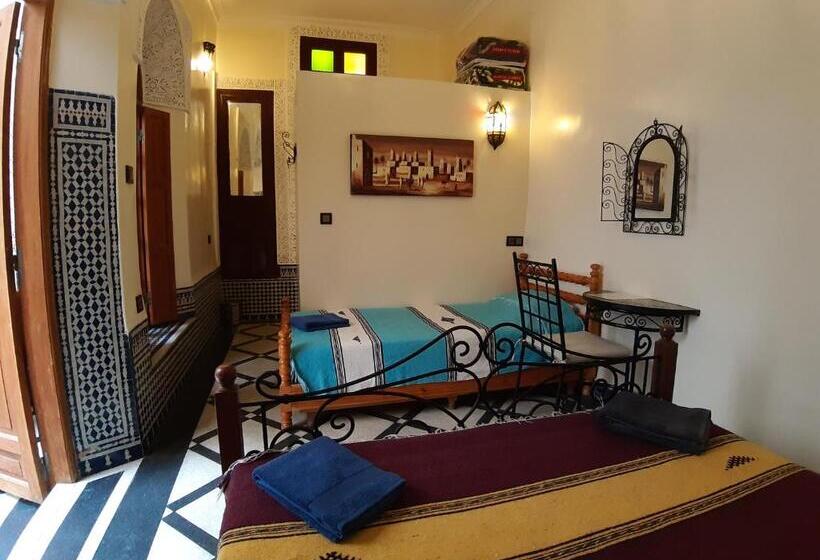 اتاق استاندارد سه نفره, Dar Hayati