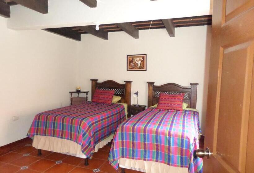 اتاق استاندارد با سرویس بهداشتی مشترک, Casa Del Cerro