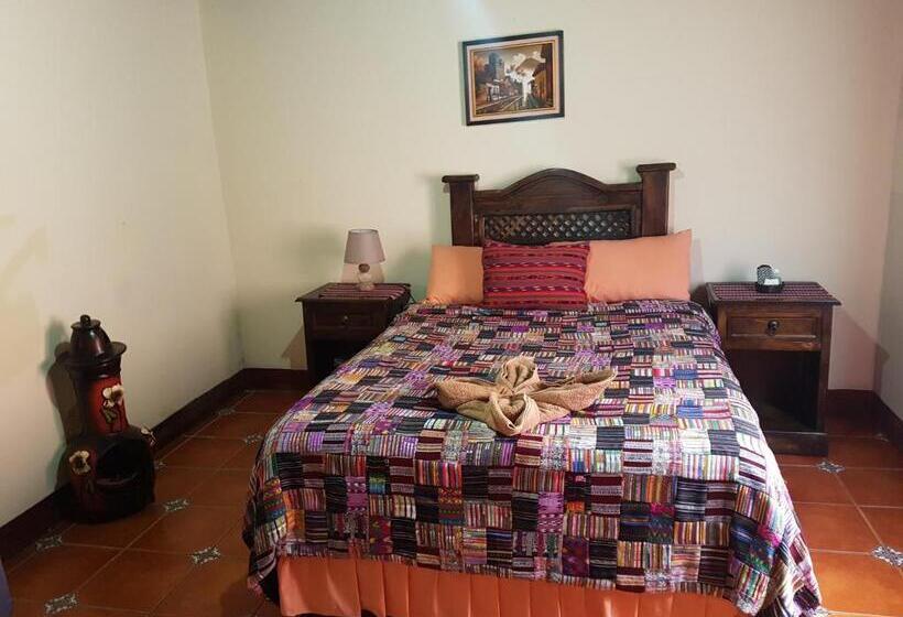 اتاق استاندارد با سرویس بهداشتی مشترک, Casa Del Cerro