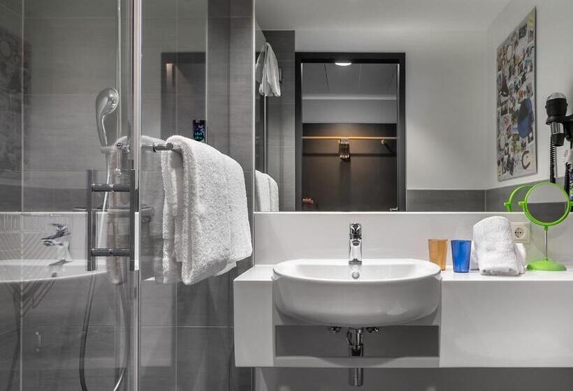 Superior-huone, Holiday Inn   The Niu, Fury Aschheim Messe, An Ihg