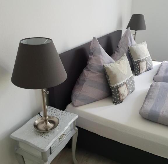 Номер Стандарт, Townhuus No. 1 / Dieksee