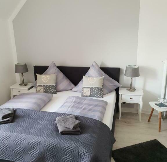 Номер Стандарт, Townhuus No. 1 / Dieksee