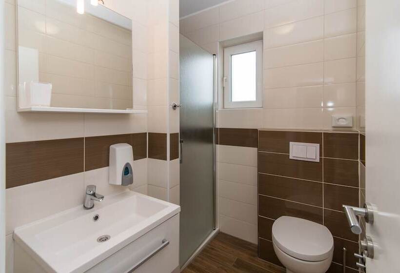 اتاق استاندارد, Apartments & Rooms Lavanda