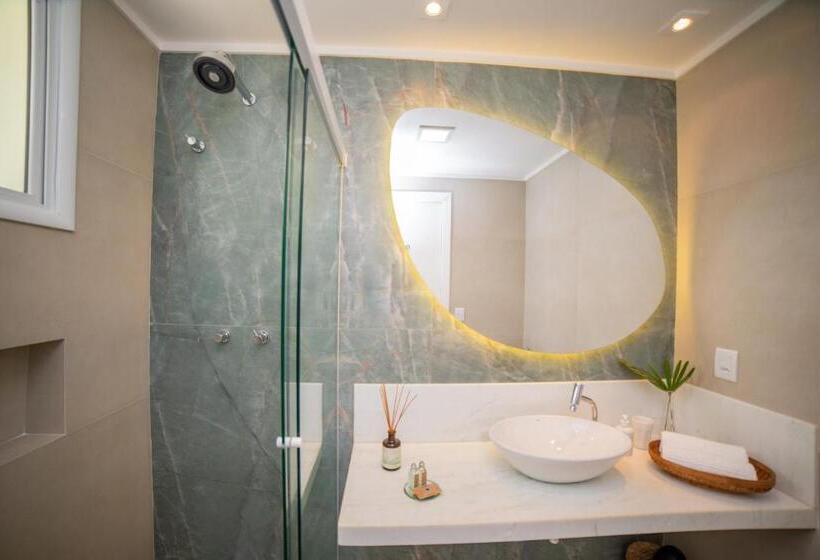 بانگلوی لوکس, Pousada Magias De Paraty