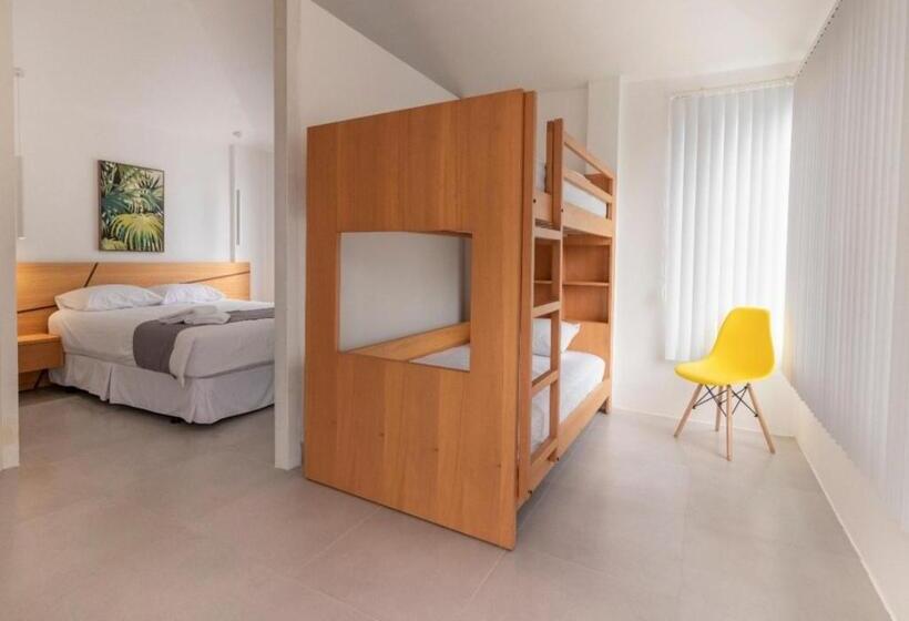 اتاق لوکس خانوادگی, Oceanic Lodge