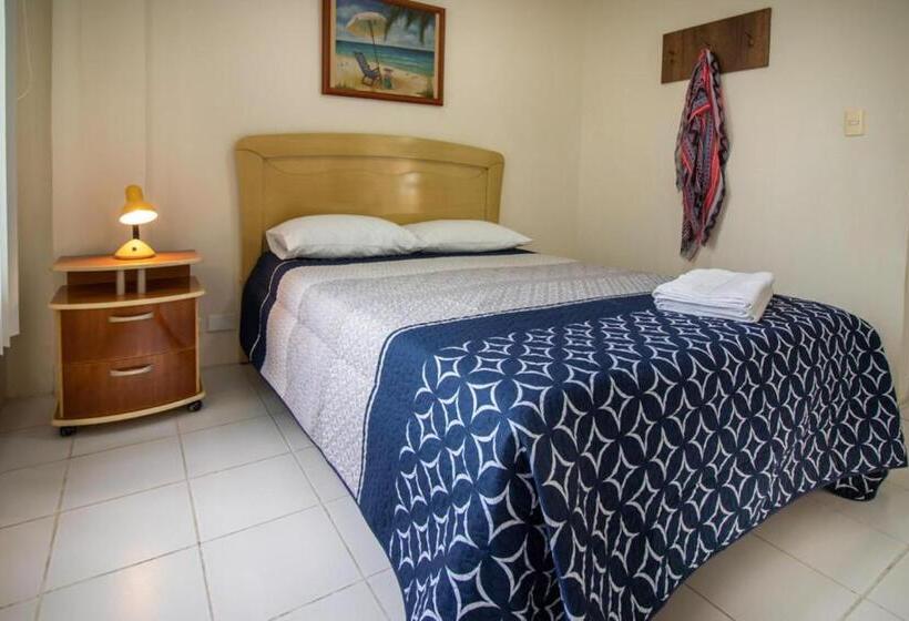 اتاق خانوادگی, Oceanic Lodge