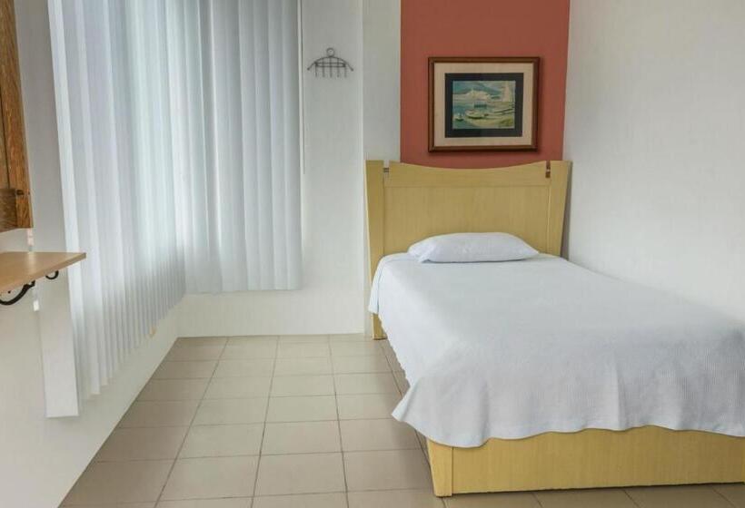 اتاق خانوادگی, Oceanic Lodge