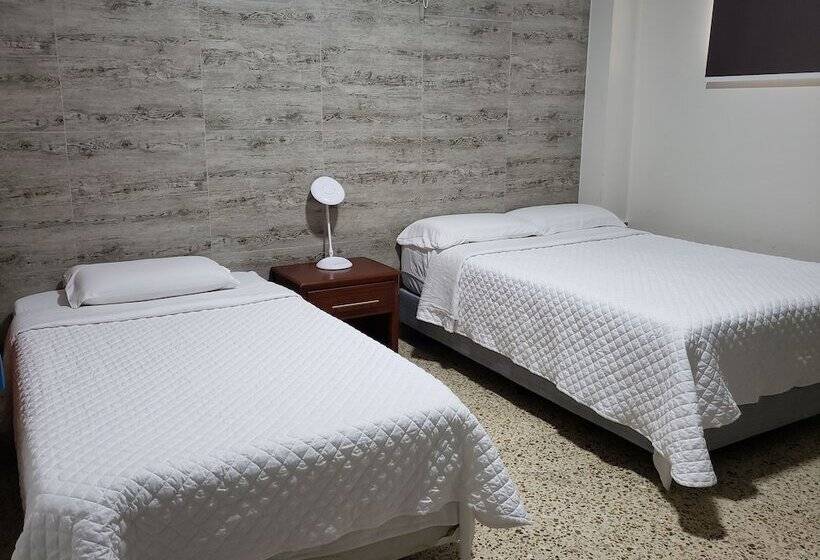 غرفة قياسية ثلاثية, Dc Suites Aeropuerto