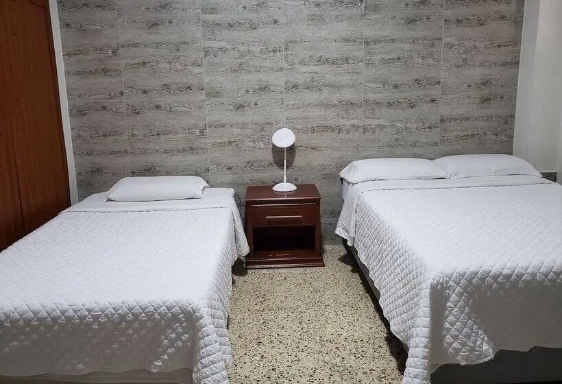اتاق استاندارد سه نفره, Dc Suites Aeropuerto