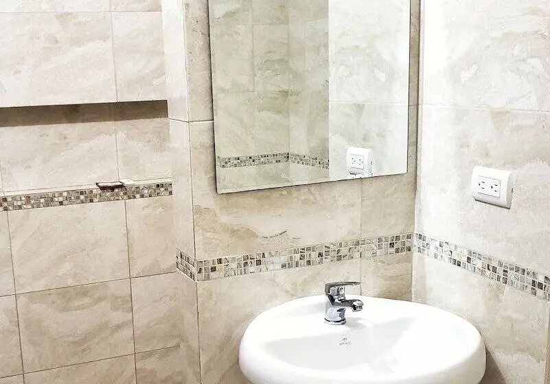 اتاق استاندارد یک نفره, Dc Suites Aeropuerto