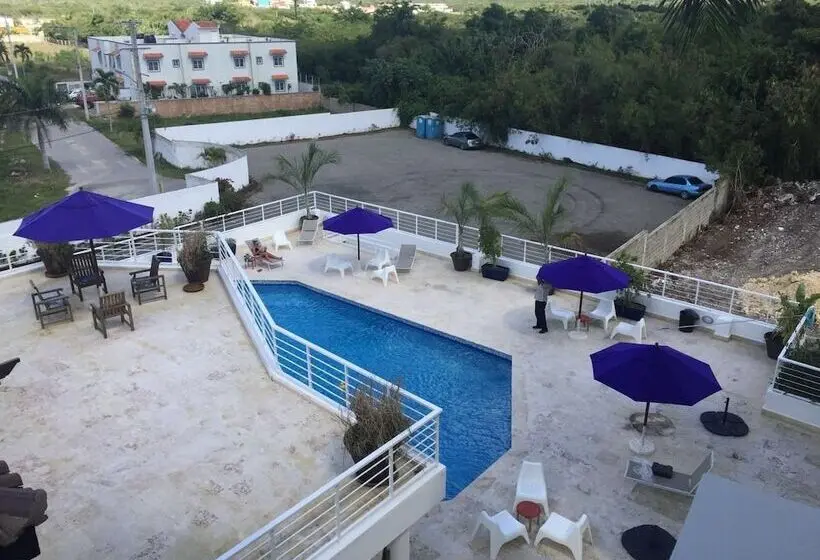 3 Bedroom Apartment Pool View, Vista Marina Residence