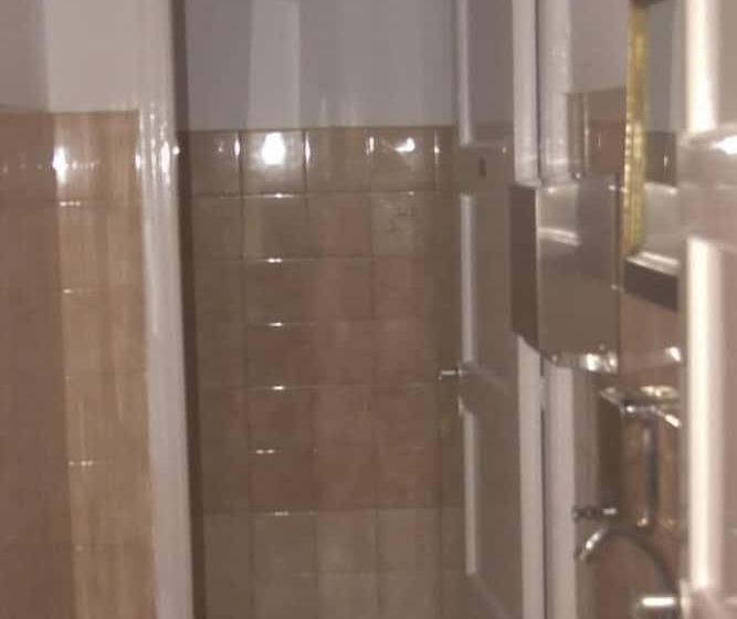 اتاق استاندارد با سرویس بهداشتی مشترک, Medieval Rose Guest House