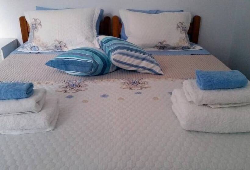 اتاق استاندارد با سرویس بهداشتی مشترک, Medieval Rose Guest House