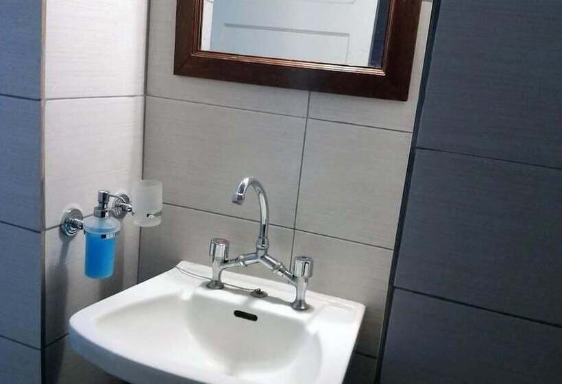 غرفة قياسية, Medieval Rose Guest House
