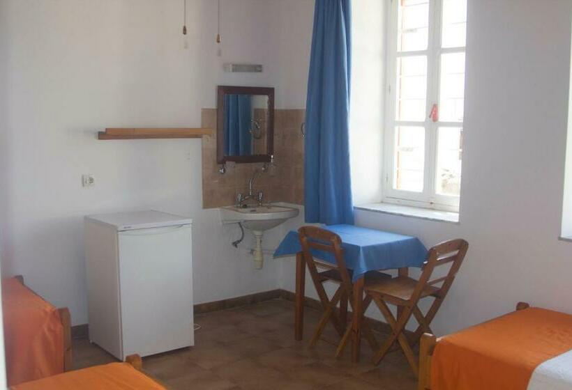 غرفة قياسية ثلاثية حمام مشترك, Medieval Rose Guest House