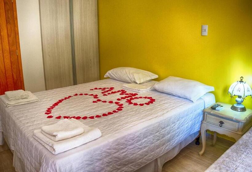 اتاق استاندارد چهارنفره با بالکن, Pousada Ipitanga Iv