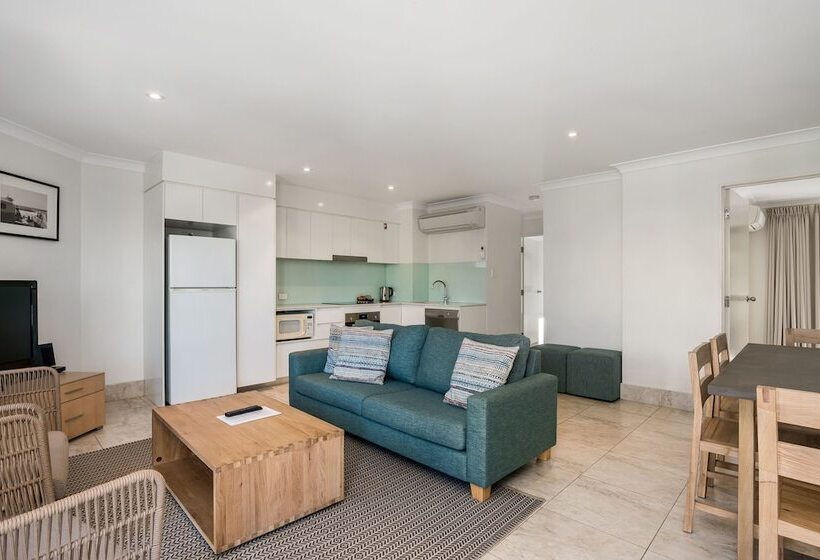 ２ベッドルームのスーペリアアパートメント, Bayview Beachfront Apartments, In Town Right On The Beach