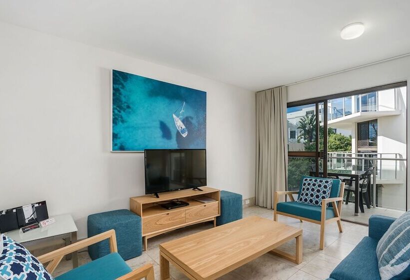 شقة سوبيريور غرفتين, Bayview Beachfront Apartments, In Town Right On The Beach