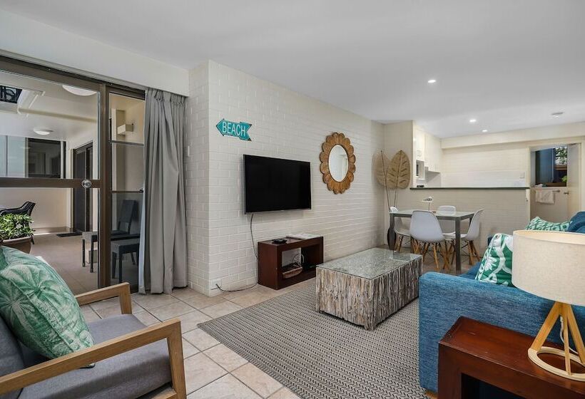 شقة إقتصادية غرفة واحد, Bayview Beachfront Apartments, In Town Right On The Beach