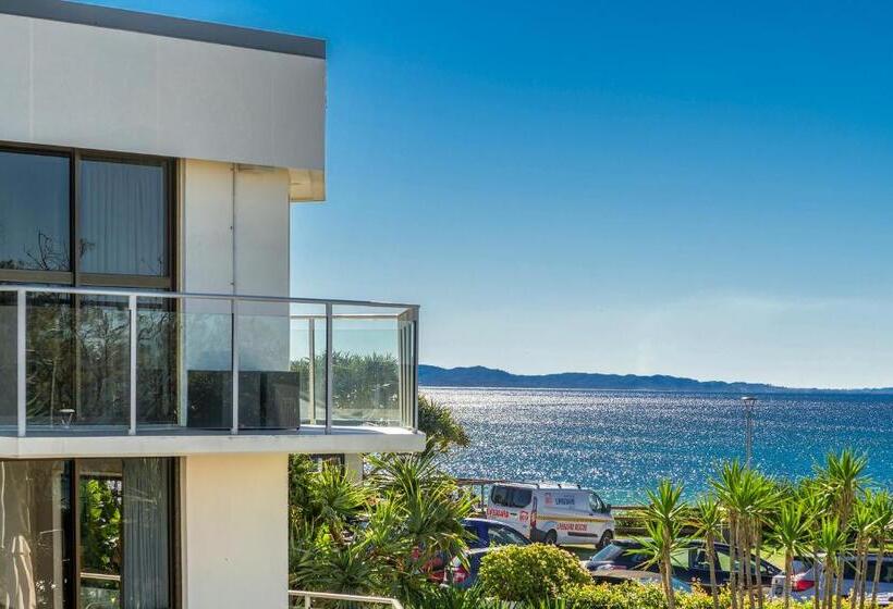 شقة ديلوكس غرفتين نوم مطلة على البحر, Bayview Beachfront Apartments, In Town Right On The Beach