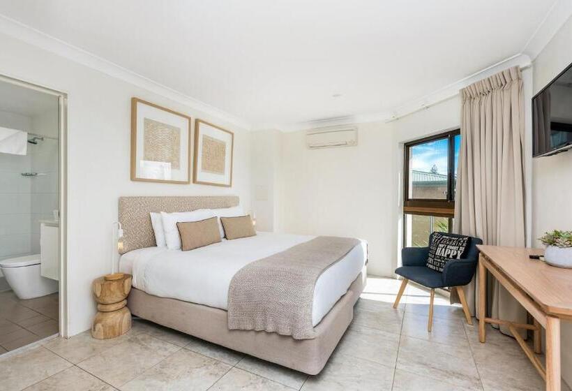 ペントハウス２ベッドルームアパート, Bayview Beachfront Apartments, In Town Right On The Beach