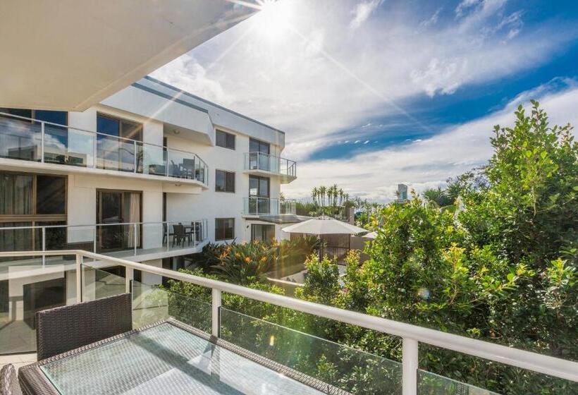 شقة سوبيريور غرفتين, Bayview Beachfront Apartments, In Town Right On The Beach