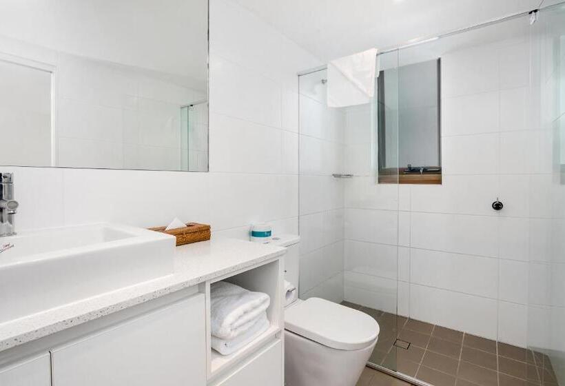 ２ベッドルームのスーペリアアパートメント, Bayview Beachfront Apartments, In Town Right On The Beach