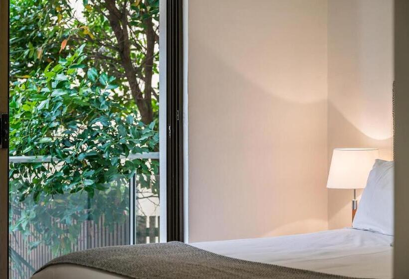 شقة سوبيريور غرفتين, Bayview Beachfront Apartments, In Town Right On The Beach