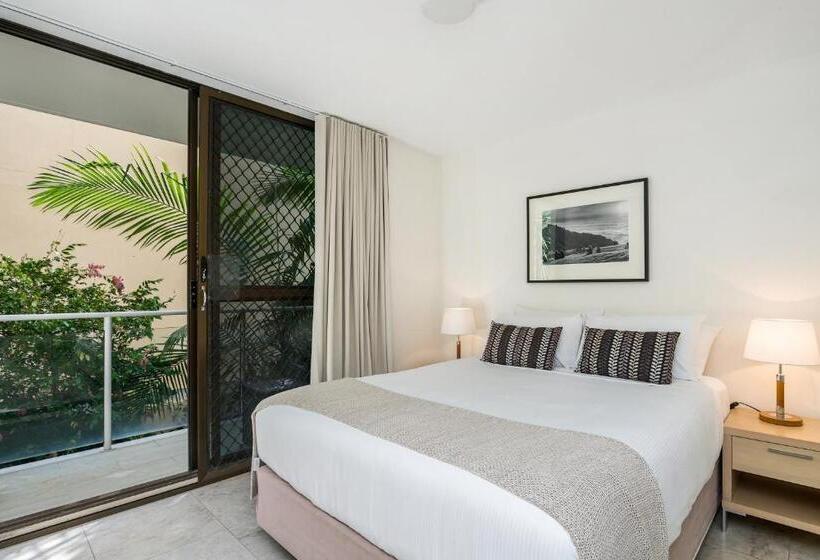 شقة سوبيريور غرفتين, Bayview Beachfront Apartments, In Town Right On The Beach