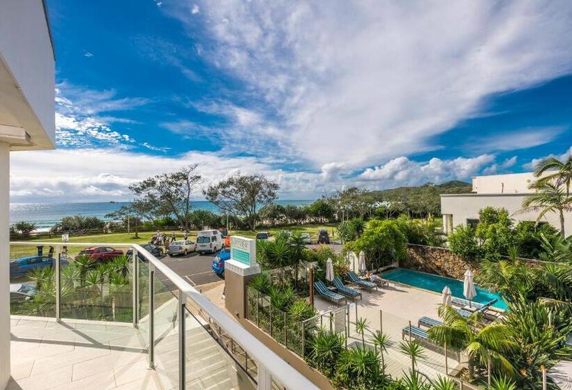 ペントハウス２ベッドルームアパート, Bayview Beachfront Apartments, In Town Right On The Beach