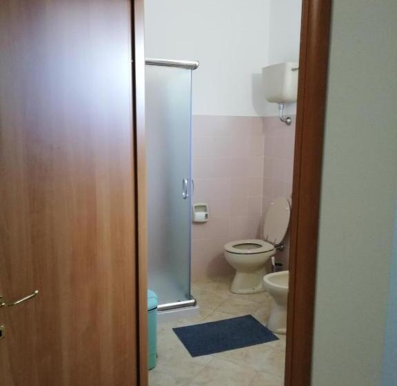 Economy Triple Room, La Favorita