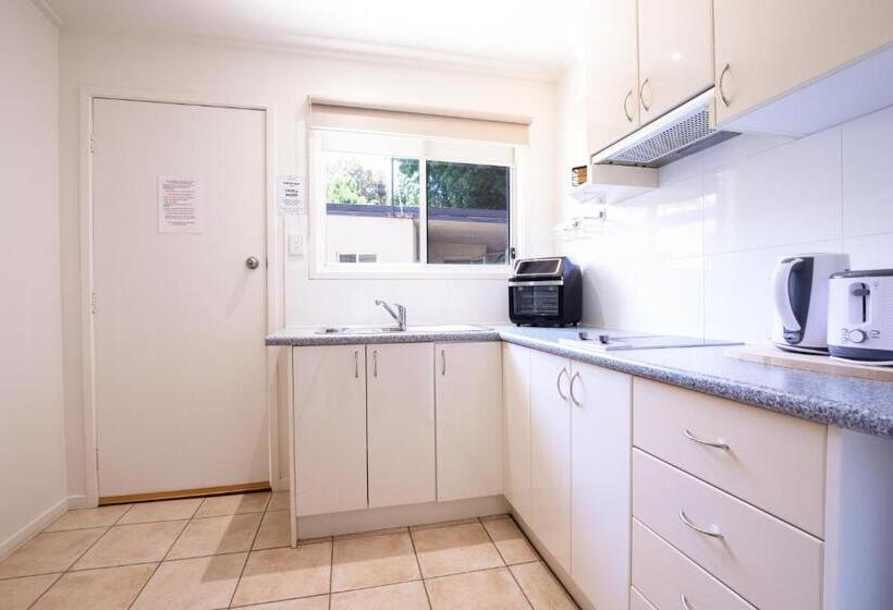 استودیوی استاندارد, Adina Lodge Holiday Apartments