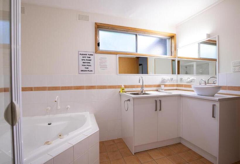 سوئیت با وان آب گرم, Adina Lodge Holiday Apartments