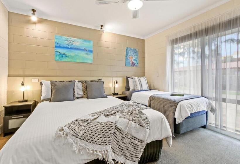 디럭스 룸, Sandbar Motel
