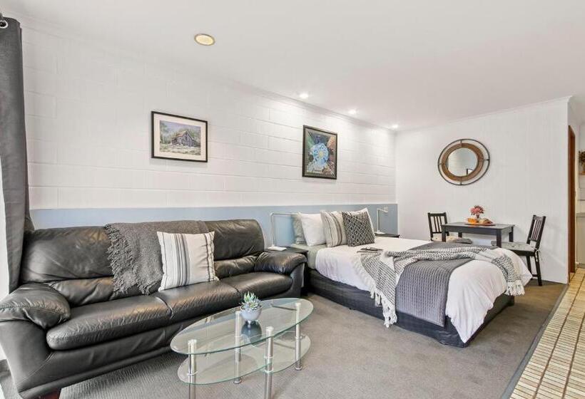 디럭스 룸, Sandbar Motel