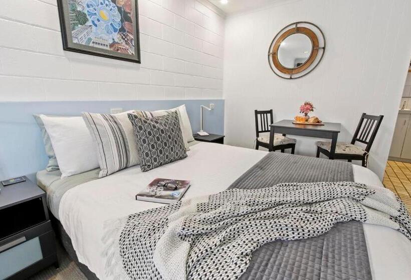 디럭스 룸, Sandbar Motel