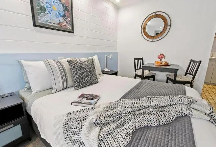 اتاق لوکس, Sandbar Motel