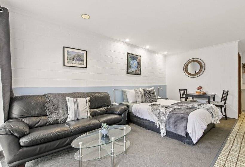 디럭스 룸, Sandbar Motel