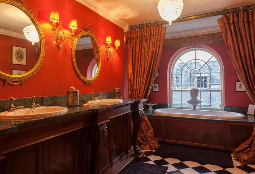 수피리어 룸, Collon House