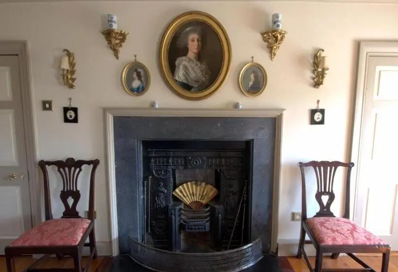 スタンダードルーム, Collon House