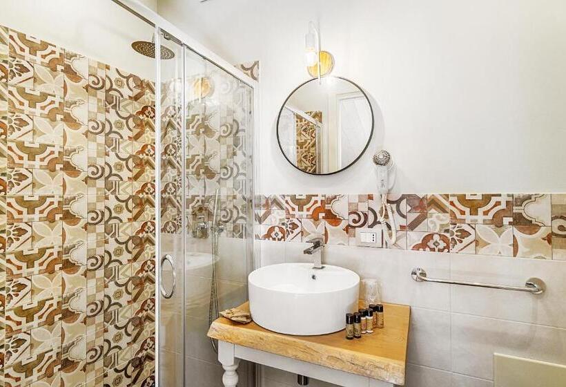 סוויטת ג'וניור עם מרפסת, Itria Palace