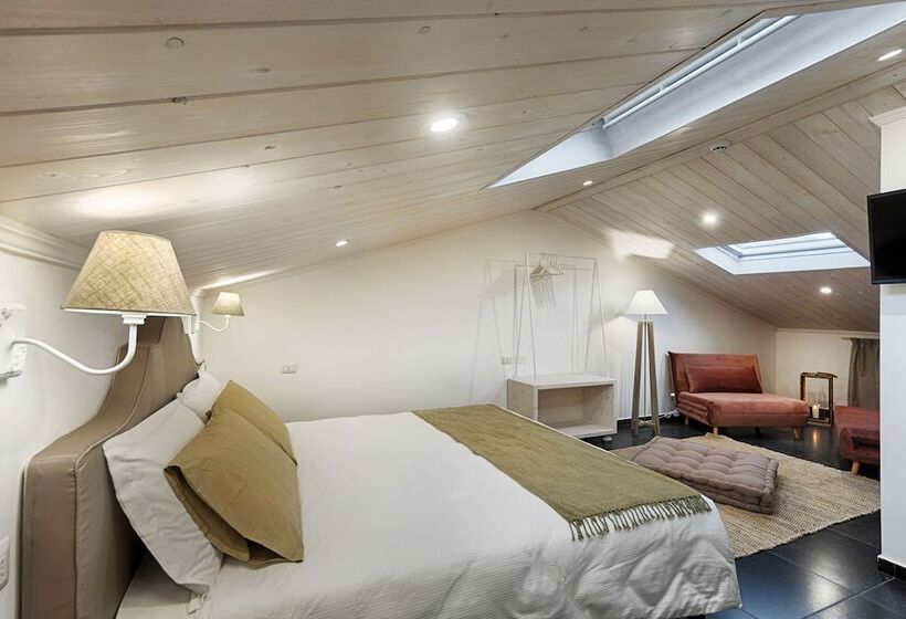 חדר אקונומי, Itria Palace