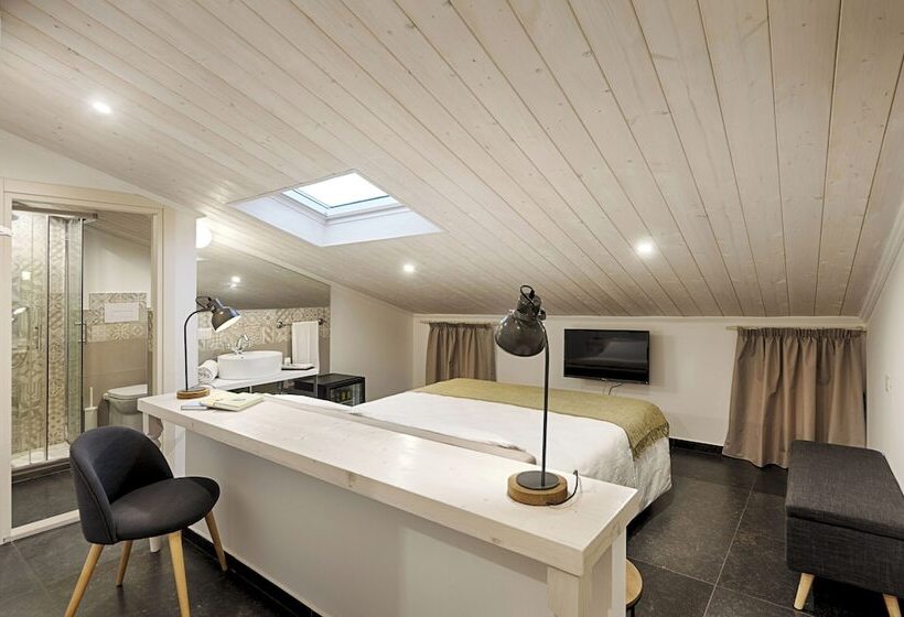 חדר אקונומי, Itria Palace