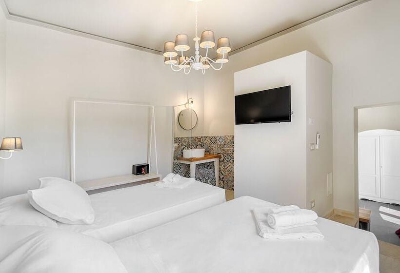 חדר משפחתי, Itria Palace